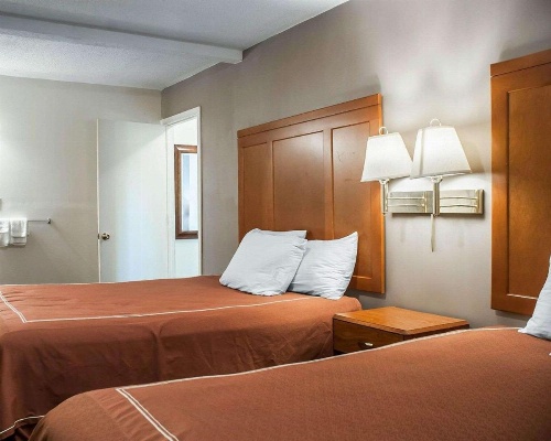 Rodeway Inn & Suites Niagara Falls image 7